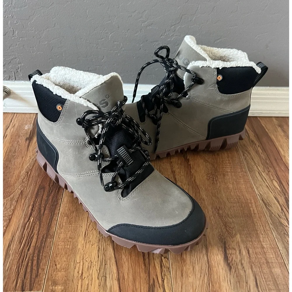 Bogs - Women's - Boots Arcata
Urban Leather... Size 10 - Picture 3 of 12